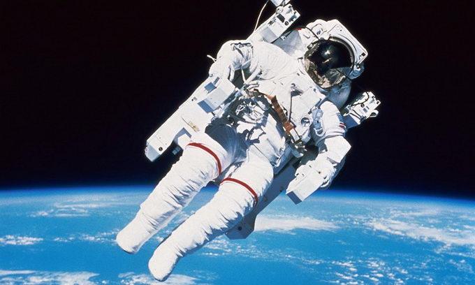 kosmonaut зеркало kosmonaut зеркало